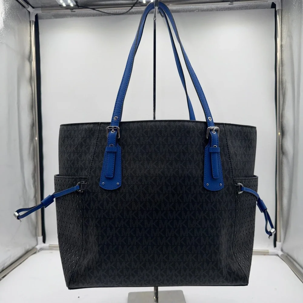 Michael Kors Voyager EW Tote Bag Black Grey Signature Logo Blue Trim - Picture 1 of 15